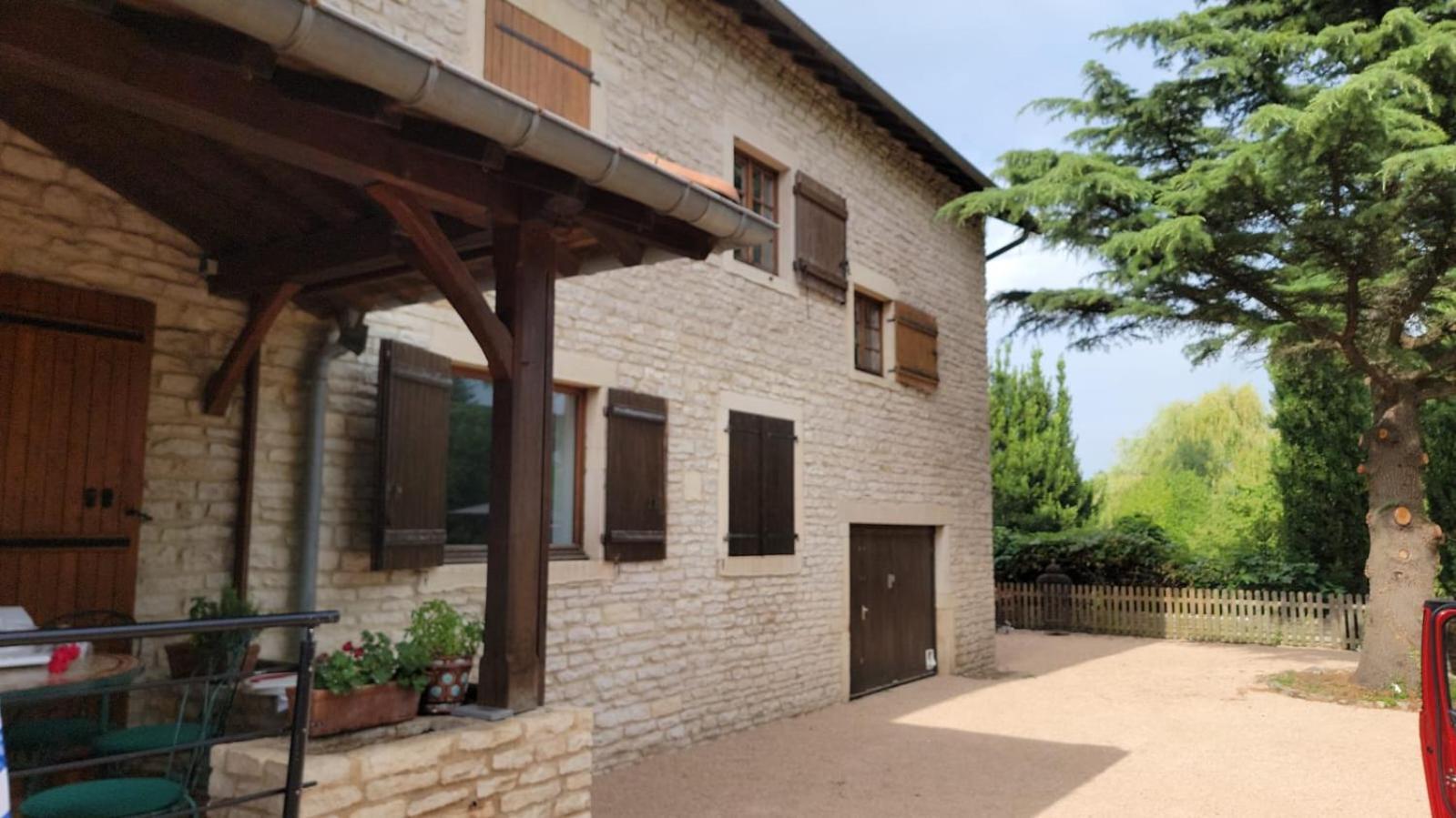 Hotel Domaine Bassy Saint-Gengoux-de-Scissé Exterior foto